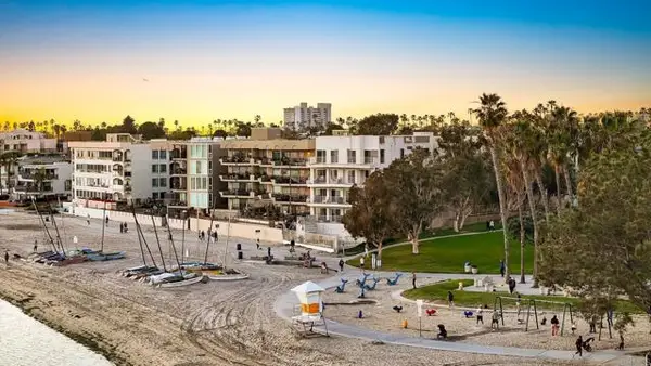 1251 Parker Pl.  #2J, San Diego, CA 92109