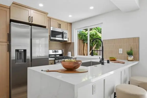 821 Del Mar Downs Road  #D, Solana Beach, CA 92075