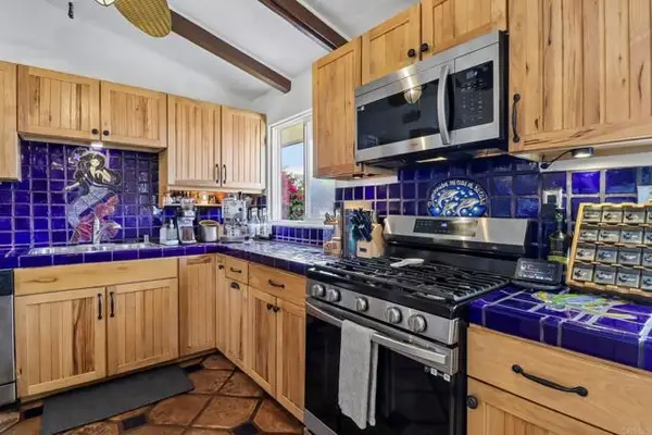 410 Santa Clara Drive, Vista, CA 92083