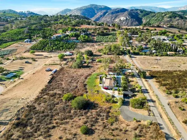9383 Lilac Road, Escondido, CA 92026