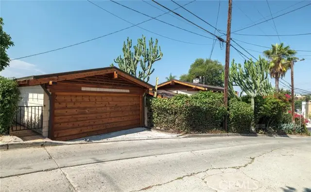 3950 De Longpre Avenue, Los Angeles, CA 90027 - #3