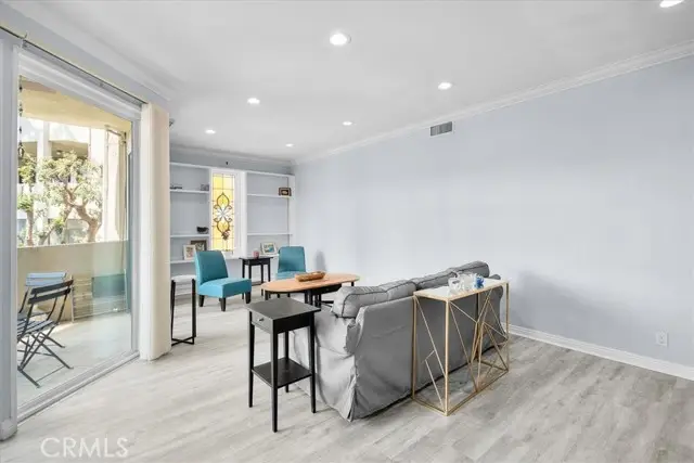 5216 Yarmouth Avenue  #106, Encino, CA 91316 - #3