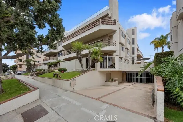 512 Esplanade  #303, Redondo Beach, CA 90277 - #1