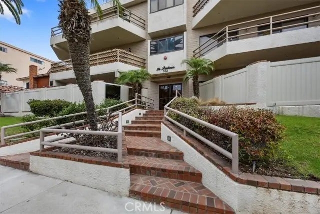512 Esplanade  #303, Redondo Beach, CA 90277 - #2