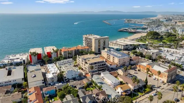 512 Esplanade  #303, Redondo Beach, CA 90277 - #3