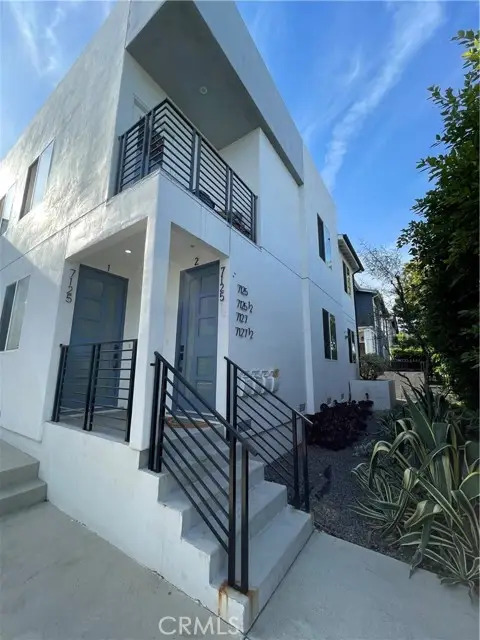 7125 La Cienega, Los Angeles, CA 90045
