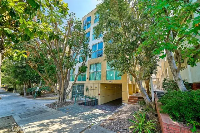 1927 Glendon Avenue  #201, Los Angeles, CA 90025 - #2