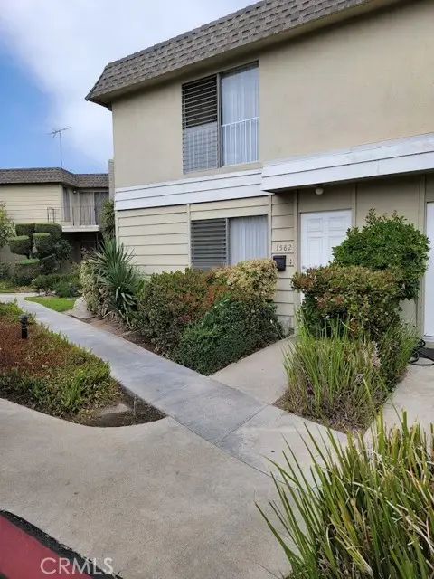 1582 Mitchell Avenue, Tustin, CA 92780