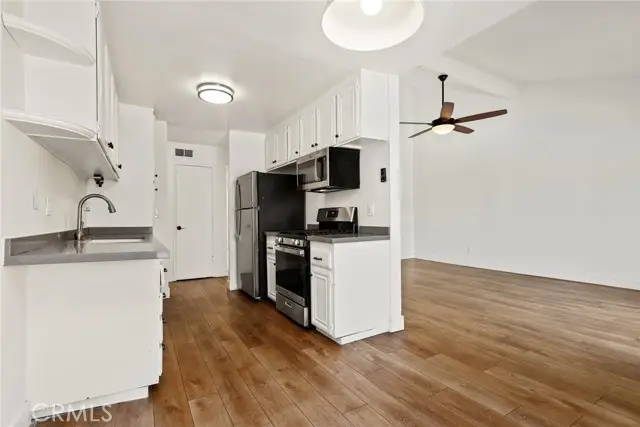 700 La Veta Avenue  #T4, Orange, CA 92868 - #2