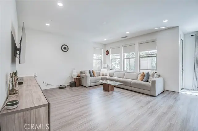 128 Full Sun, Irvine, CA 92618 - Image #3