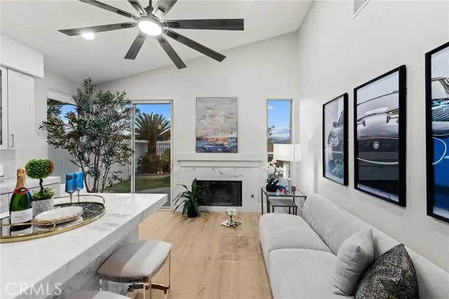 911 Firefly, Anaheim, CA 92808 - Image #2