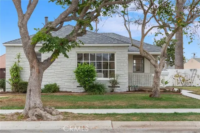 3910 De Ora Way, Long Beach, CA 90815 - Image #2