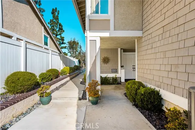 5889 Mountain Loop Trl #4, Anaheim, CA 92807 - Image #3