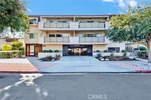 2468 Mohawk  #105, Pasadena, CA 91107 - Image #2