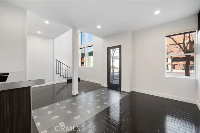 190 3rd, Santa Ana, CA 92701 - #2