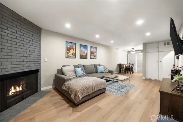 2452 Chelsea Place  #M, Santa Monica, CA 90404 - Image #1
