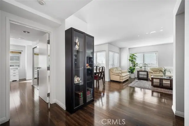 525 E Seaside Way  #409, Long Beach, CA 90802 - Image #2