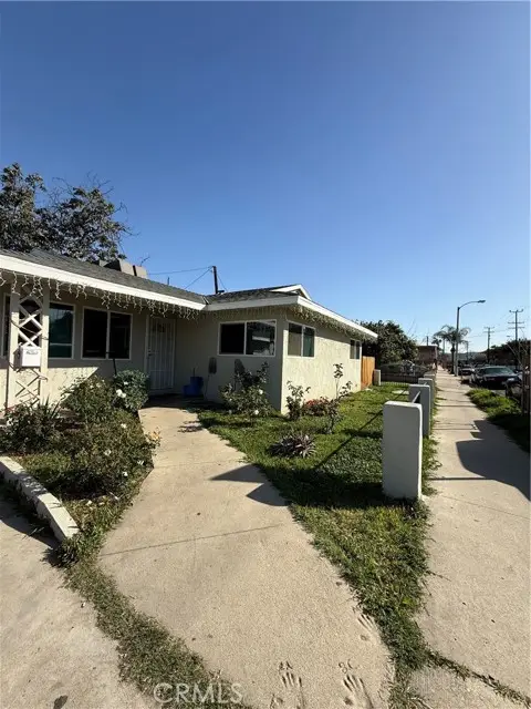 221 Howard Street, Corona, CA 92879 - #1