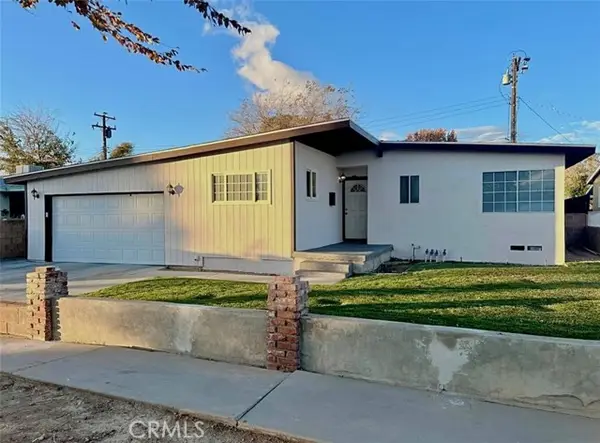 755 Holguin, Lancaster, CA 93534