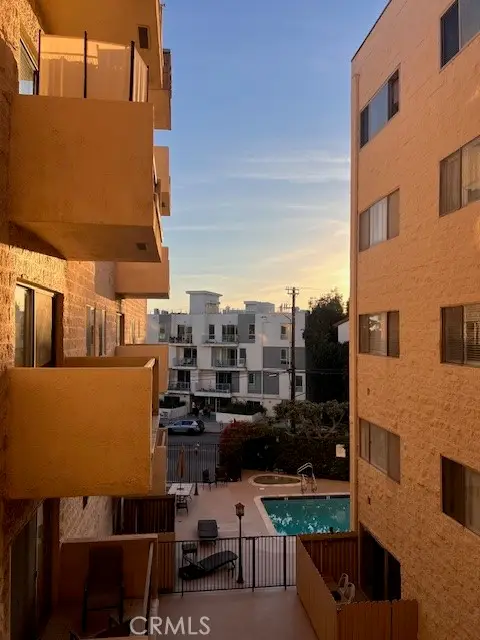 622 Barrington  #302, Los Angeles, CA 90049 - Image #2