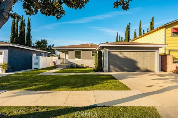 425 Everett, Orange, CA 92867
