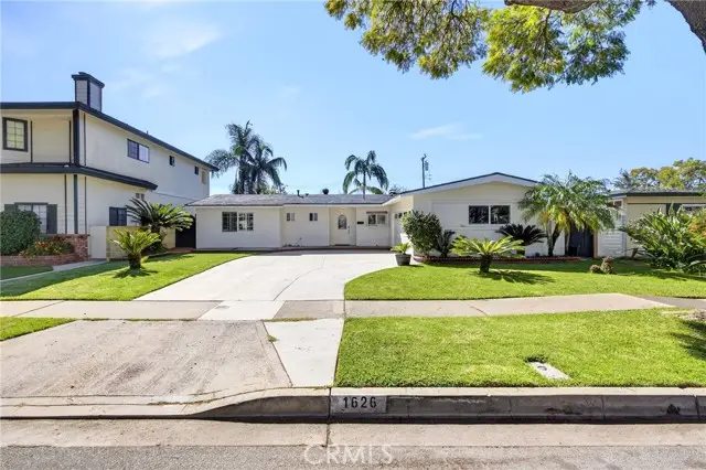 1626 15th, Santa Ana, CA 92701 - #3
