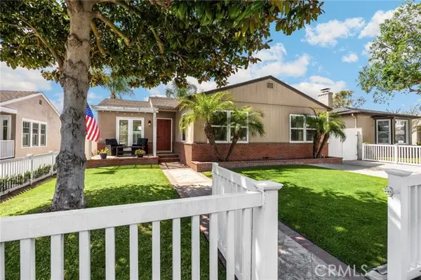 329 19th, Costa Mesa, CA 92627