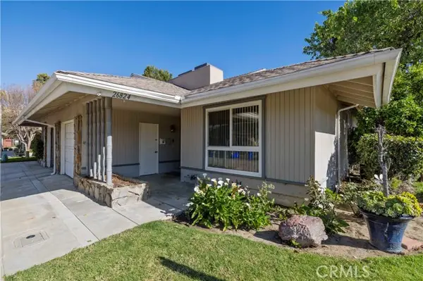 26824 Circle Of The Oaks, Newhall, CA 91321