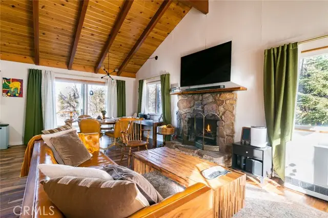 860 Villa Grove Ave, Big Bear City, CA 92314 - #3