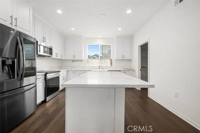 5860 LINDEN  #8, Long Beach, CA 90805 - #2