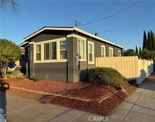 2000 82nd, Oakland, CA 94621 - #1