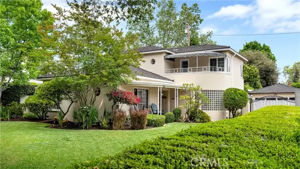 2105 Heliotrope Drive, Santa Ana, CA 92706