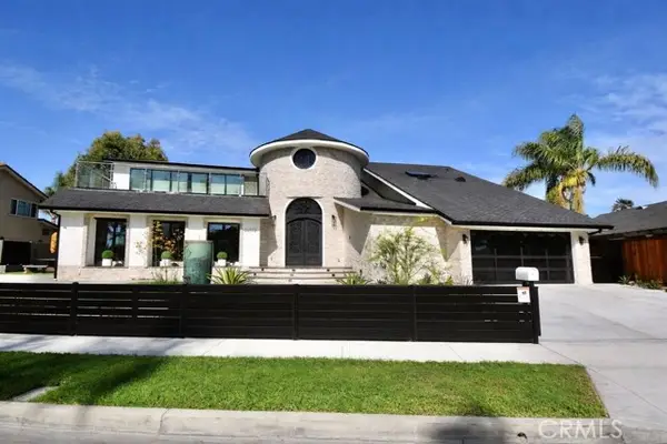 16572 Carousel Ln, Huntington Beach, CA 92649