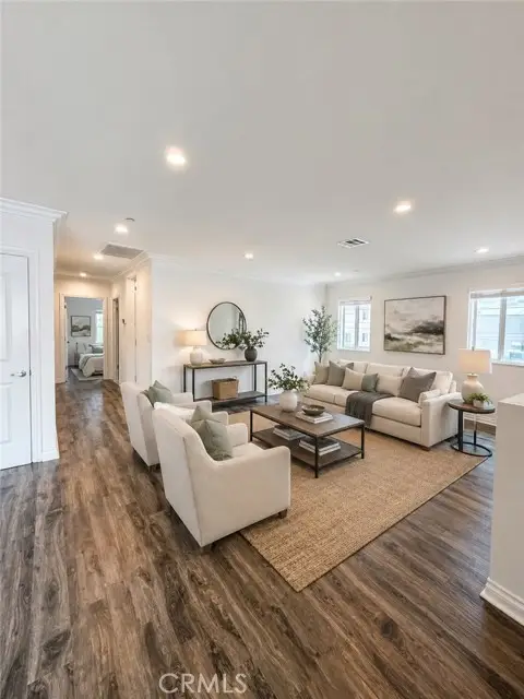4812 Saturn Street, Los Angeles, CA 90019