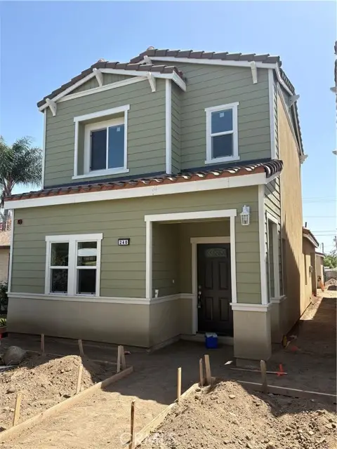 240 N, Colton, CA 92324