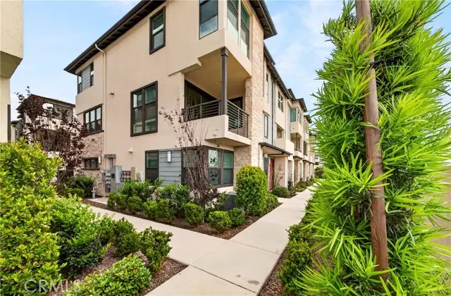 2961 Lincoln  #6, Anaheim, CA 92801 - #2