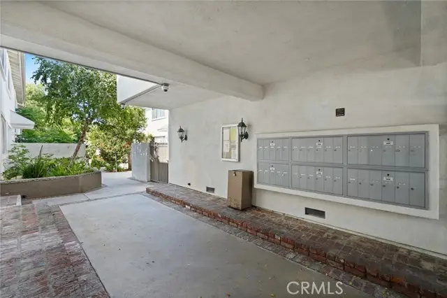18601 Collins  #D30, Tarzana, CA 91356 - #2