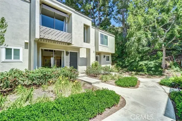 307 Singingwood  #8, Orange, CA 92869