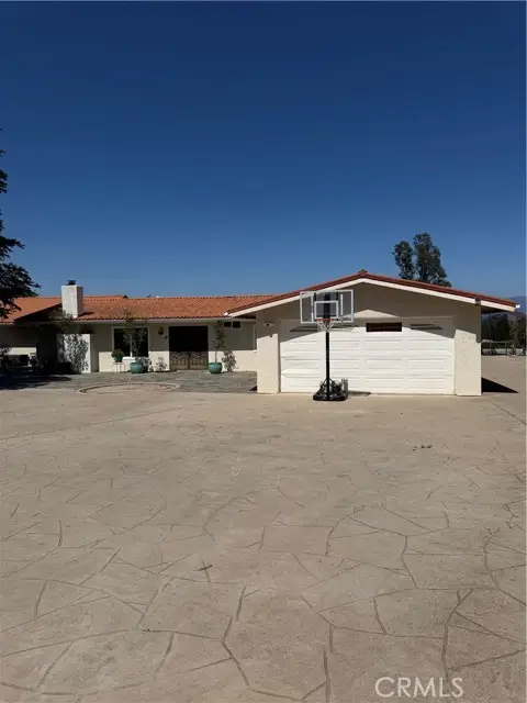 28805 Mountain Meadow, Escondido, CA 92026