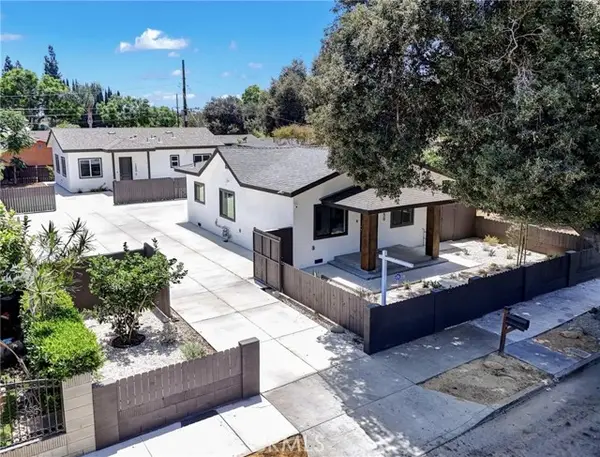 1050 Chestnut Avenue, Santa Ana, CA 92703