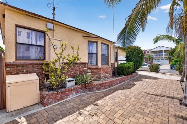 1899 Gladys Avenue, Signal Hill, CA 90755
