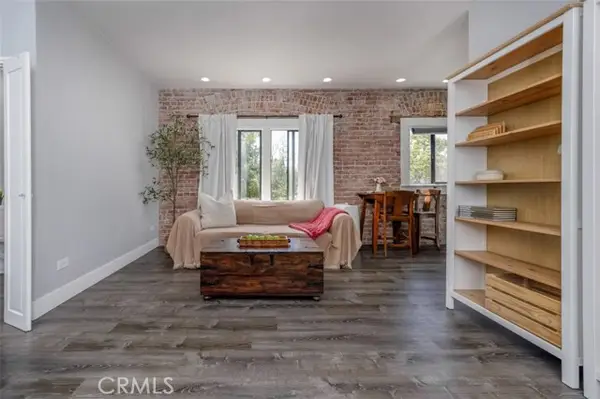 325 3rd Street  #204, Long Beach, CA 90802