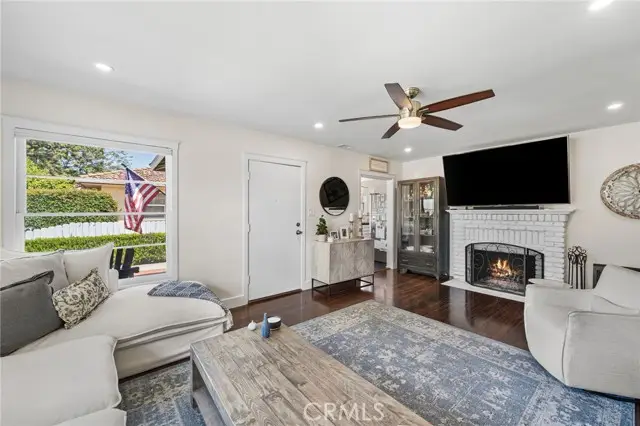 822 Walnut Avenue, Orange, CA 92867 - #3