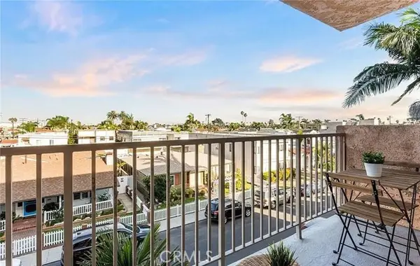 185 Quincy Avenue  #202, Long Beach, CA 90803