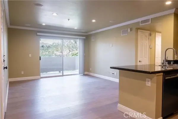 1035 La Terraza  #104, Corona, CA 92879