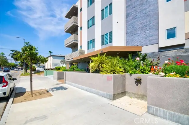 820 Wilton Place  #304, Los Angeles, CA 90005 - #3