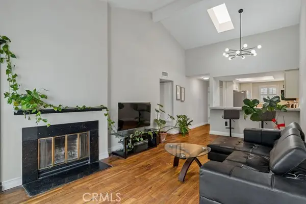 645 Chestnut Avenue  #305, Long Beach, CA 90802