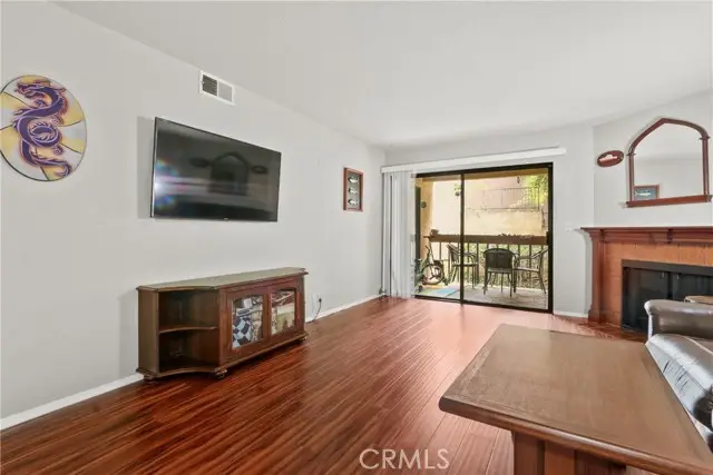 2101 21st  #102, Signal Hill, CA 90755 - #3