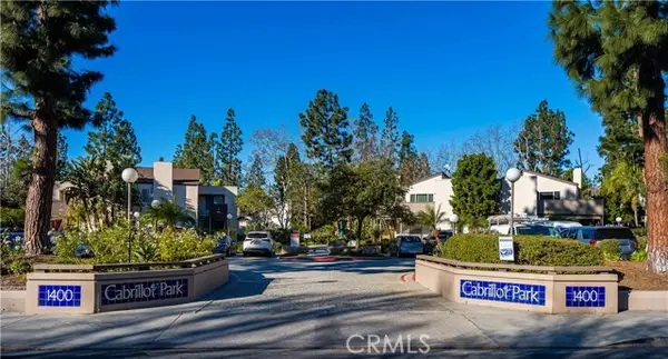 1360 Cabrillo Park Drive  #F, Santa Ana, CA 92701
