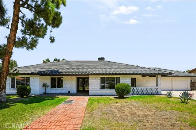 1033 Alta Loma, Corona, CA 92882 - #1
